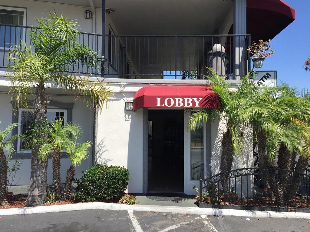 Harbor Inn & Suites Oceanside Bagian luar foto