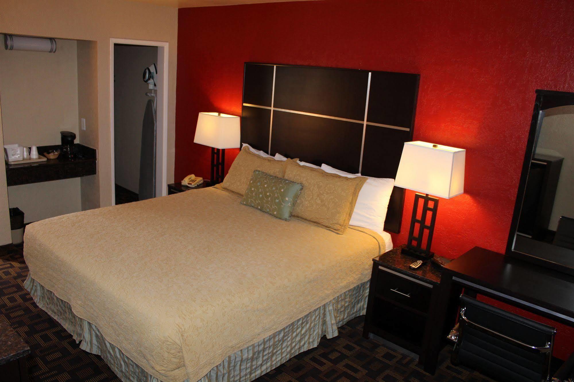 Harbor Inn & Suites Oceanside Bagian luar foto