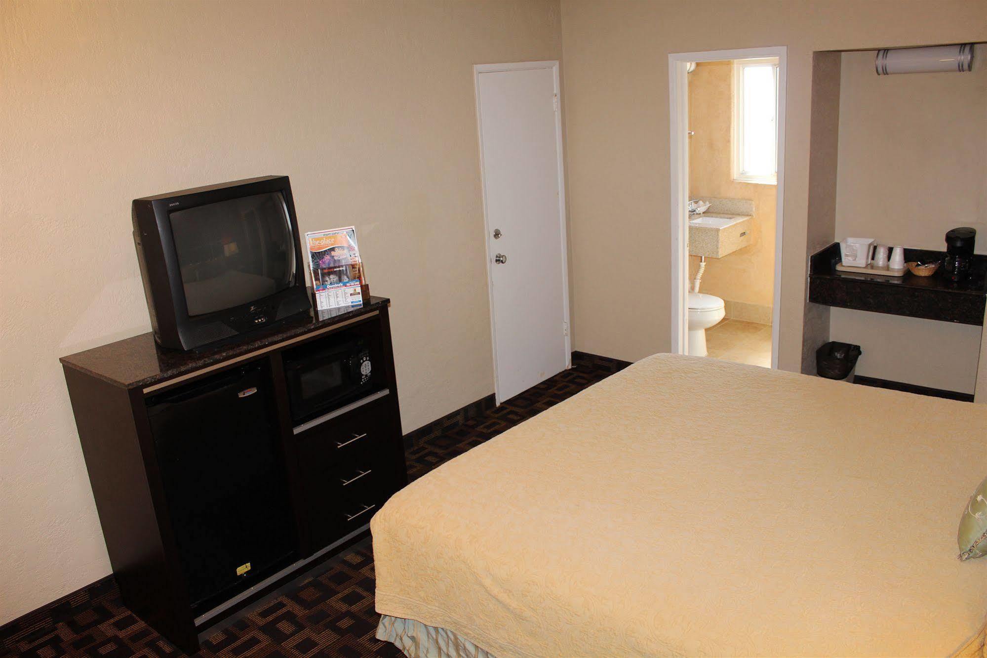 Harbor Inn & Suites Oceanside Bagian luar foto
